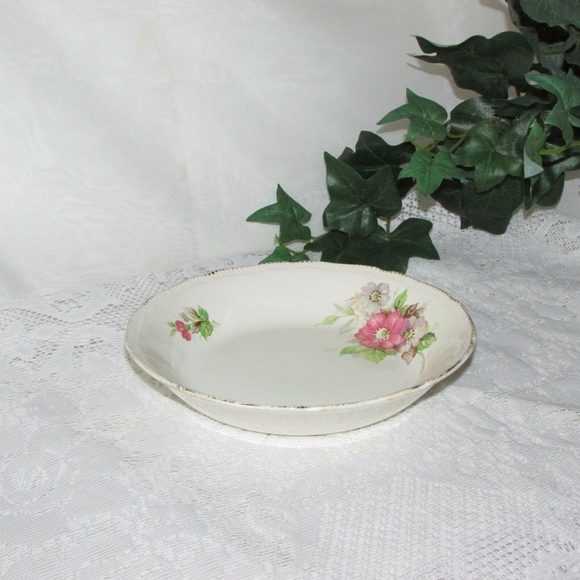 Vintage Royal Swan Soup Cereal Bowl Pink Flowers Gold Rim England Cottagecore - Picture 3 of 6